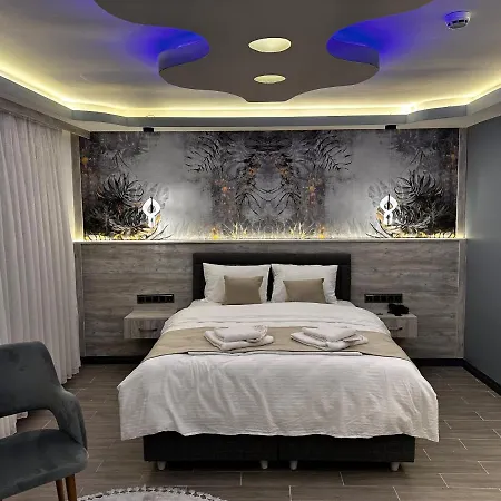 Blue Moonrise Ξενοδοχείο 5*