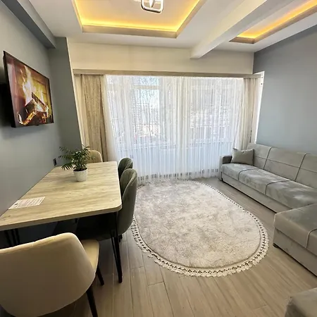 Blue Moonrise Κωνσταντινούπολη