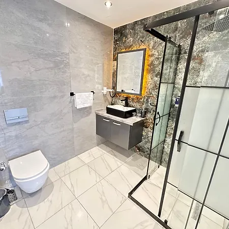 Blue Moonrise فندق 5*