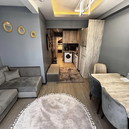 Blue Moonrise Κωνσταντινούπολη