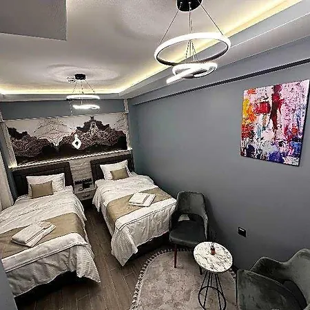 Blue Moonrise Otel