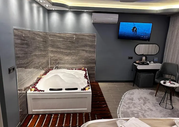 Blue Moonrise イスタンブール